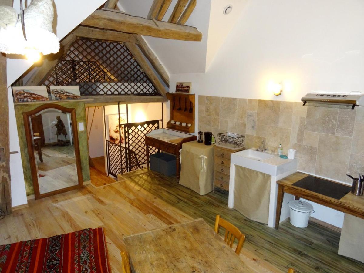 L'Escalier Des Reves Bed & Breakfast Saint-Sauveur-en-Puisaye Eksteriør bilde