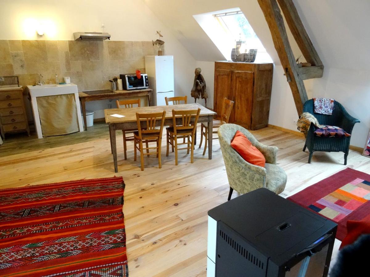 L'Escalier Des Reves Bed & Breakfast Saint-Sauveur-en-Puisaye Eksteriør bilde