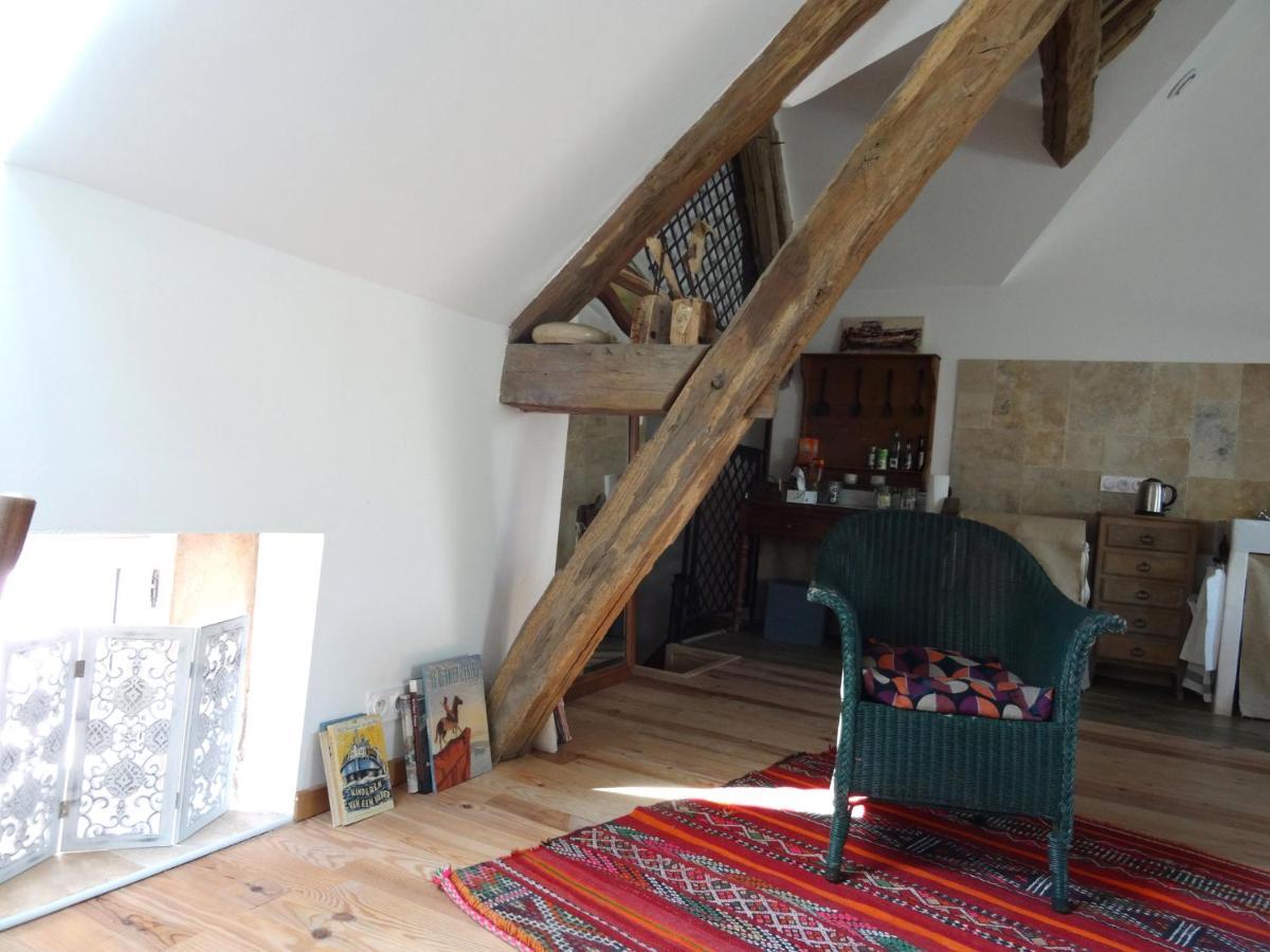 L'Escalier Des Reves Bed & Breakfast Saint-Sauveur-en-Puisaye Eksteriør bilde