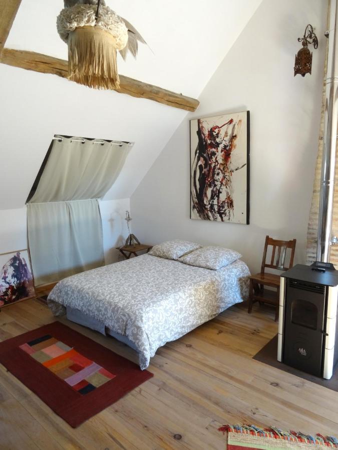 L'Escalier Des Reves Bed & Breakfast Saint-Sauveur-en-Puisaye Eksteriør bilde