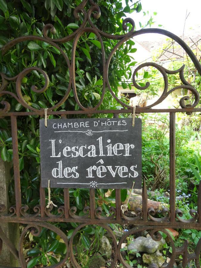 L'Escalier Des Reves Bed & Breakfast Saint-Sauveur-en-Puisaye Eksteriør bilde